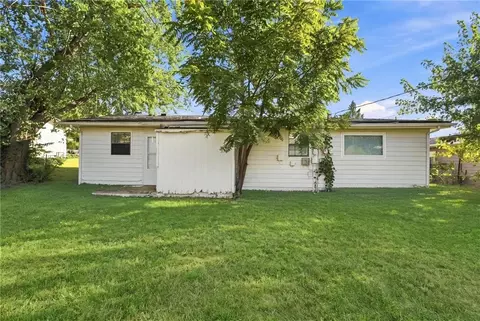 Exterior - 104 E Sunrise Dr, Belton, MO 64012 photo 12 of 12