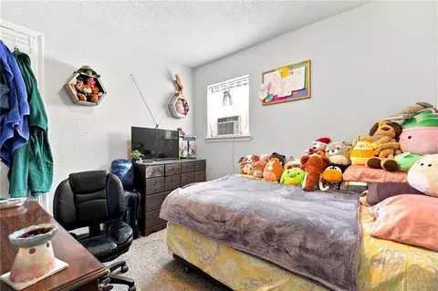 Bedroom - 104 E Sunrise Dr, Belton, MO 64012 photo 1 of 8