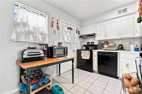 Kitchen - 104 E Sunrise Dr, Belton, MO 64012 photo 1 of 3