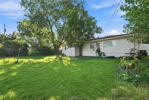 Exterior - 104 E Sunrise Dr, Belton, MO 64012 photo 5 of 12