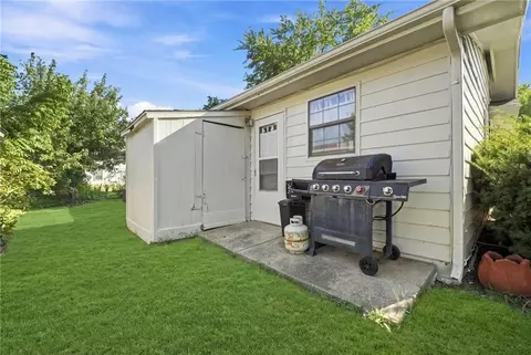 Exterior - 104 E Sunrise Dr, Belton, MO 64012 photo 2 of 12