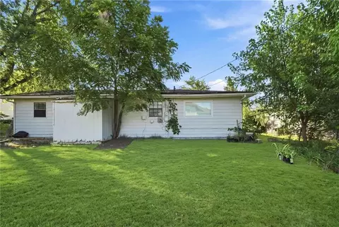 Exterior - 104 E Sunrise Dr, Belton, MO 64012 photo 6 of 12