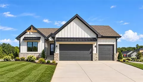 1300 Larkspur Pl, Raymore, MO 64083