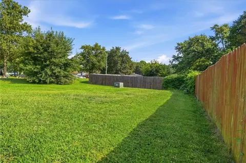 Exterior - 6100 E 140th Pl, Grandview, MO 64030 photo 5 of 7