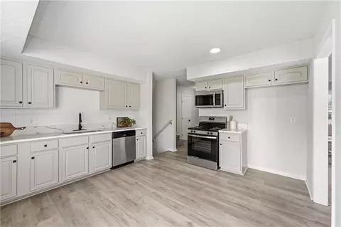 Kitchen - 6100 E 140th Pl, Grandview, MO 64030 photo 2 of 3