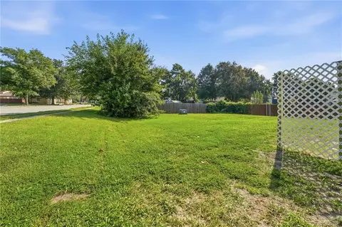 Exterior - 6100 E 140th Pl, Grandview, MO 64030 photo 6 of 7