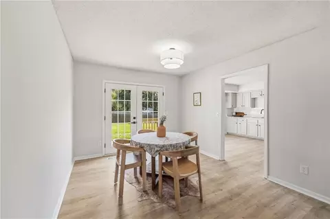 Dining - 6100 E 140th Pl, Grandview, MO 64030 photo 1 of 2