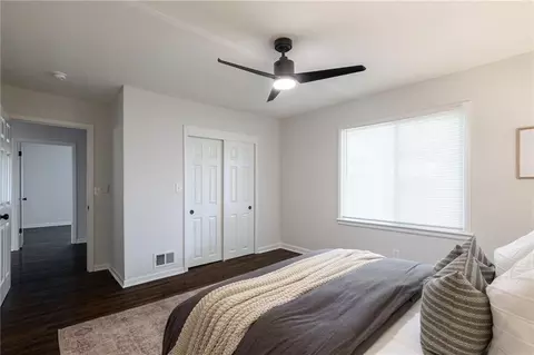 Bedroom - 319 E Bellevista Dr, Independence, MO 64055 photo 4 of 6