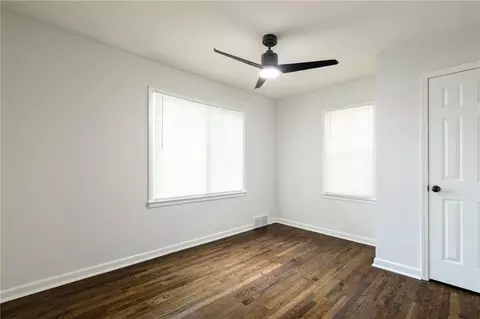 Bedroom - 319 E Bellevista Dr, Independence, MO 64055 photo 1 of 6