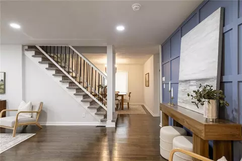 Entry Way - 319 E Bellevista Dr, Independence, MO 64055 photo 2 of 3