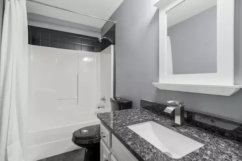 Bath - 4412 SW Lyndsie Ct, Lees Summit, MO 64082 photo 4 of 5