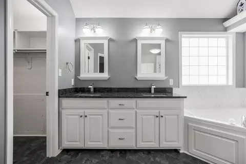 Bath - 4412 SW Lyndsie Ct, Lees Summit, MO 64082 photo 3 of 5