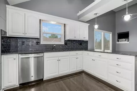 Kitchen - 4412 SW Lyndsie Ct, Lees Summit, MO 64082 photo 2 of 3