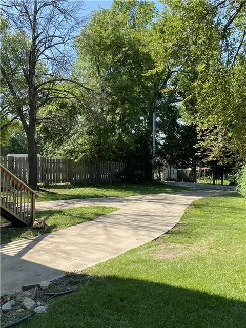 Exterior - 312 3rd St, Belton, MO 64012 photo 3 of 3