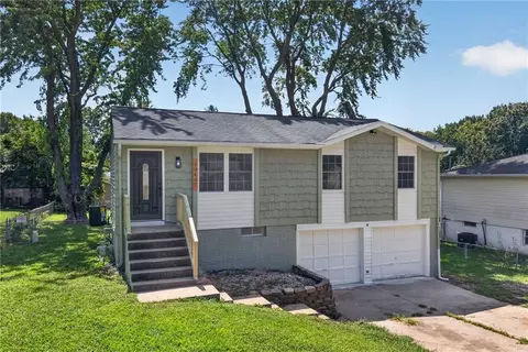 Exterior - 19407 E 5th Terrace Ct, Independence, MO 64056 photo 3 of 8