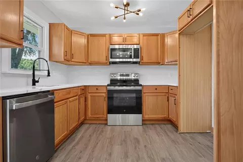 Kitchen - 19407 E 5th Terrace Ct, Independence, MO 64056 photo 2 of 5