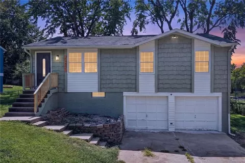 Exterior - 19407 E 5th Terrace Ct, Independence, MO 64056 photo 2 of 8