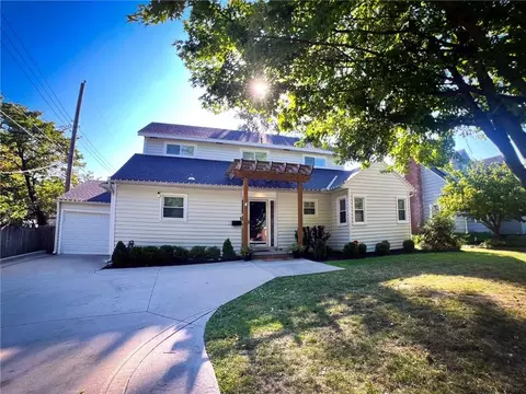 4935 Fairway Rd, Westwood, KS 66205