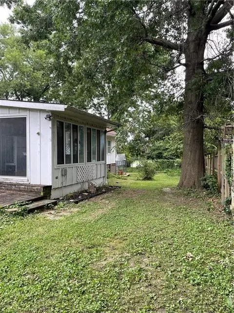 Exterior - 205 E Maple St, Raymore, MO 64083 photo 1 of 8