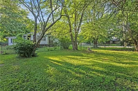 Exterior - 205 E Maple St, Raymore, MO 64083 photo 5 of 8