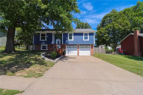 5420 Locust Ave, Kansas City, KS 66106
