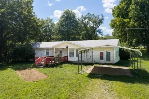 107 S 3rd St, White Cloud, KS 66094