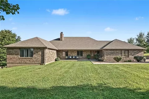 122 Broken Bridge Ln, Platte City, MO 64079