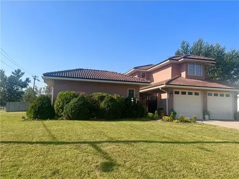 420 Crown Hill Rd, Excelsior Springs, MO 64024