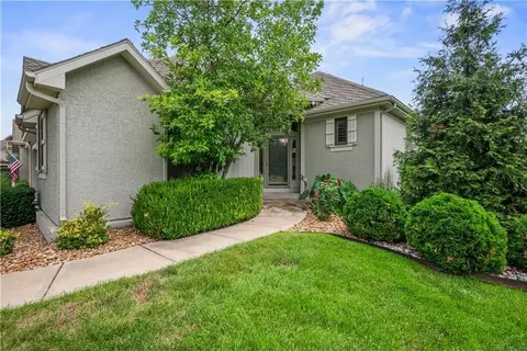 19806 W 100th Ter, Lenexa, KS 66220