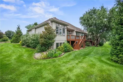 19806 W 100th Ter, Lenexa, KS 66220