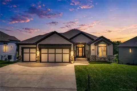 2605 NE 92nd St, Kansas City, MO 64156