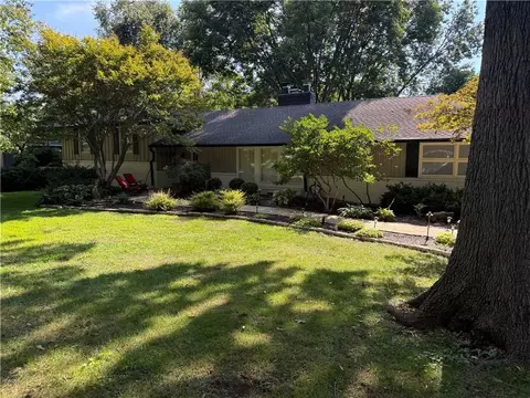 9828 Sagamore Rd, Leawood, KS 66206