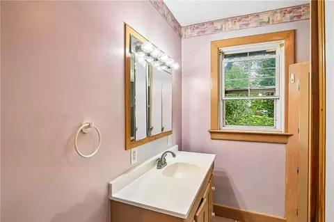 Bath - 17237 286th Rd, Atchison, KS 66002 photo 1 of 1