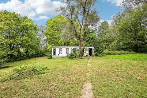Exterior - 17237 286th Rd, Atchison, KS 66002 photo 5 of 13