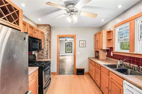 Kitchen - 17237 286th Rd, Atchison, KS 66002 photo 2 of 2