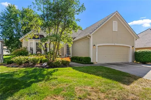 11511 W 143rd Ter, Olathe, KS 66062