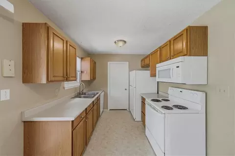 Kitchen - 7315 Appleton Ave, Raytown, MO 64133 photo 2 of 4