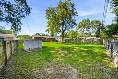 Exterior - 7315 Appleton Ave, Raytown, MO 64133 photo 4 of 5