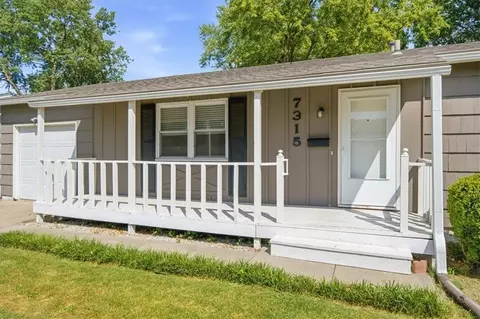 Exterior - 7315 Appleton Ave, Raytown, MO 64133 photo 2 of 5