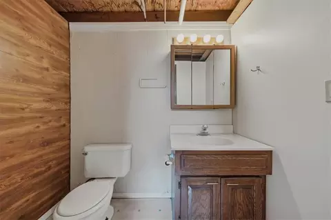 Bath - 7315 Appleton Ave, Raytown, MO 64133 photo 3 of 3
