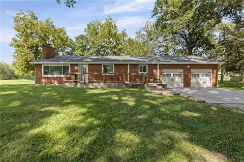301 N 169 Hwy, Smithville, MO 64089