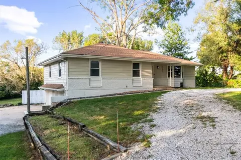 1605 SE M Aa Hwy, Blue Springs, MO 64014