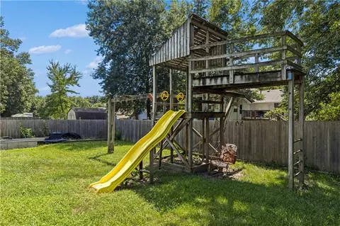 Exterior - 16901 E 49th Ter, Independence, MO 64055 photo 4 of 5