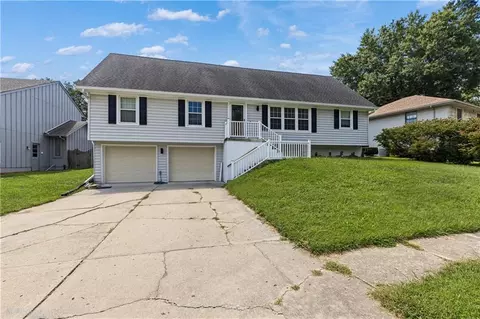 Exterior - 16901 E 49th Ter, Independence, MO 64055 photo 2 of 5
