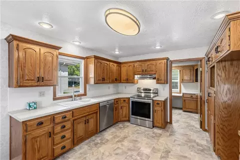 Kitchen - 16901 E 49th Ter, Independence, MO 64055 photo 2 of 2