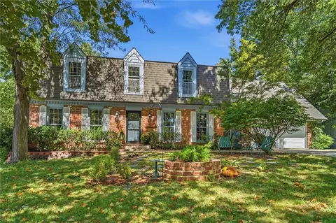 2804 W 120th Ter, Leawood, KS 66209