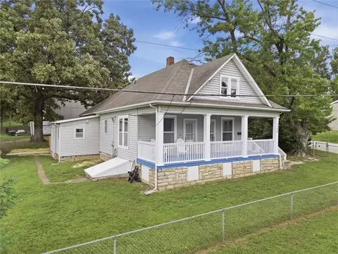 1300 Kearney Rd, Excelsior Springs, MO 64024