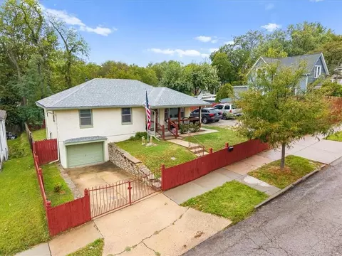 406 Elmwood Ave, Kansas City, MO 64124
