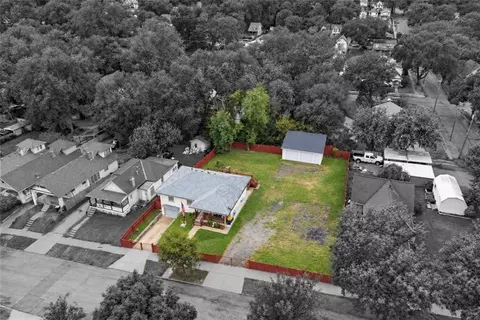 406 Elmwood Ave, Kansas City, MO 64124
