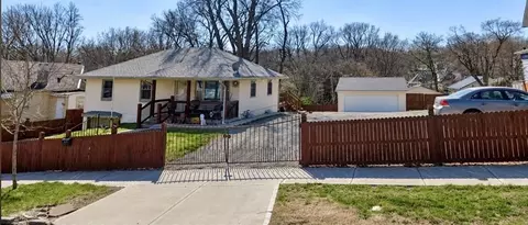 406 Elmwood Ave, Kansas City, MO 64124